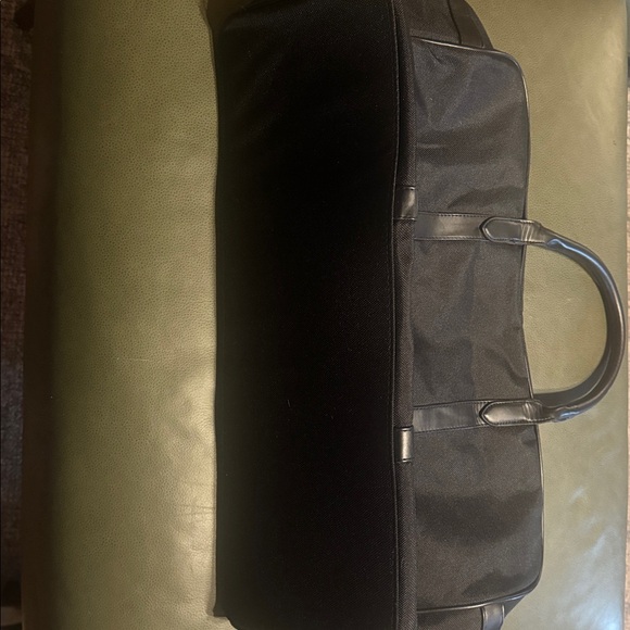 New Hugo Boss Parfums Duffle Bag - Picture 6 of 7